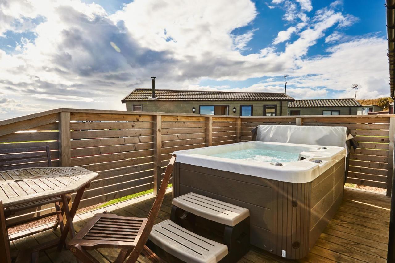 Sauchope Links Holiday Lodge And Glamping Park Crail Exterior photo